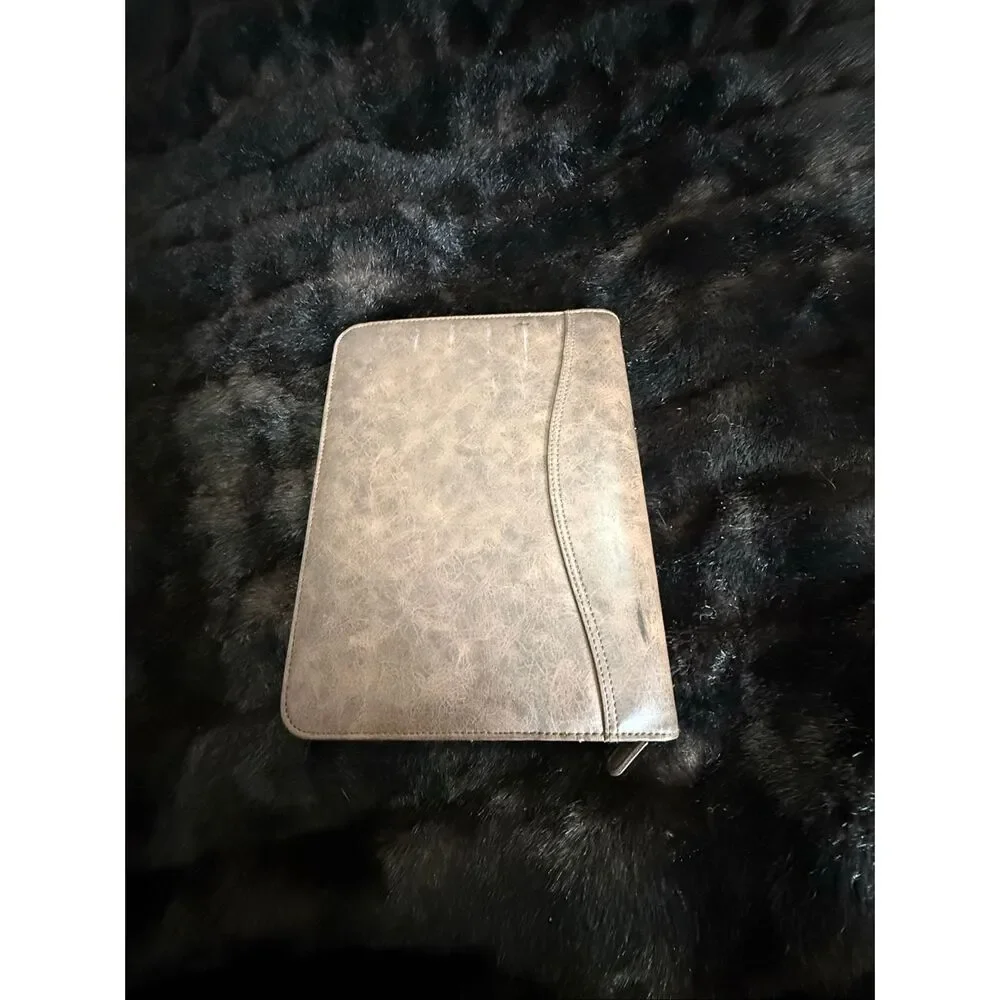 Vintage Day-Timer Brown Faux Leather Planner 7 Ring  Zip Around 8x10